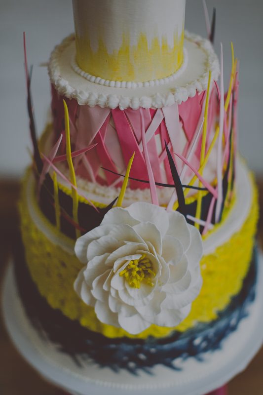 neon-wedding-cake