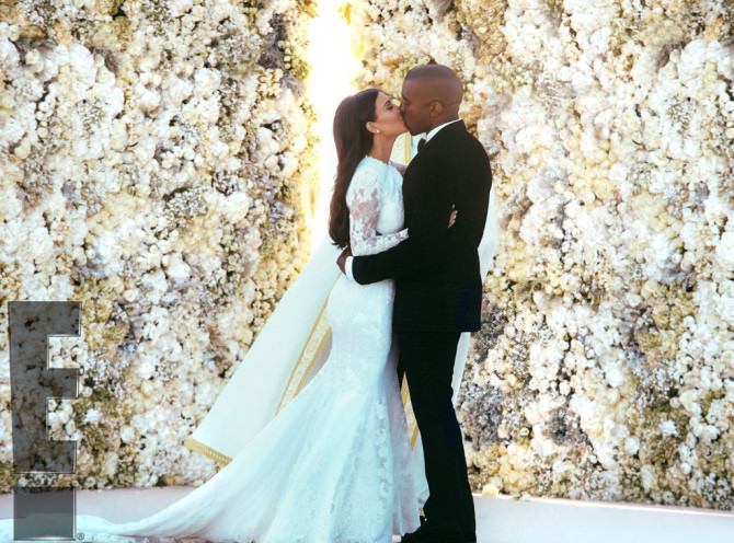 kim-kardashian-wedding-flower-wall