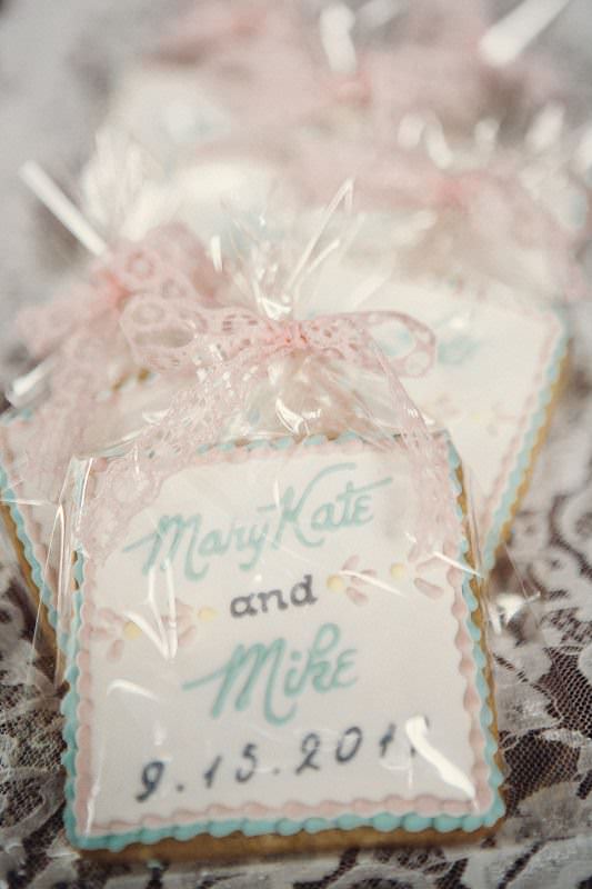 real-wedding-cookie-favors