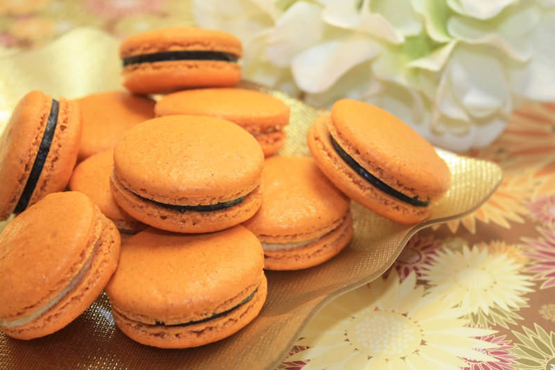 pumpkin-spice-macarons