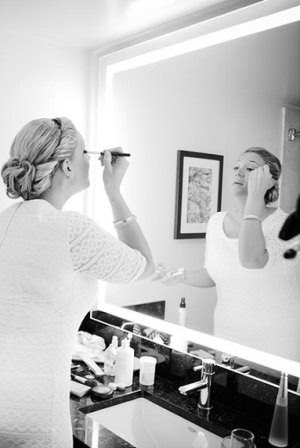 getting-ready-photo-natalie-and-meagan-seattle-wedding