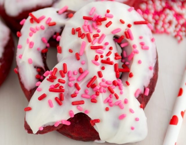 red velvet soft pretzels