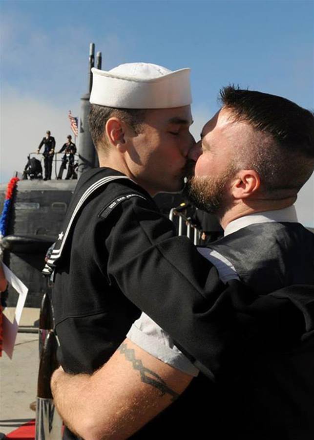 USSSF-first-kiss-1