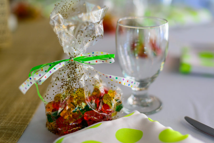 gummi-bear-wedding-favors