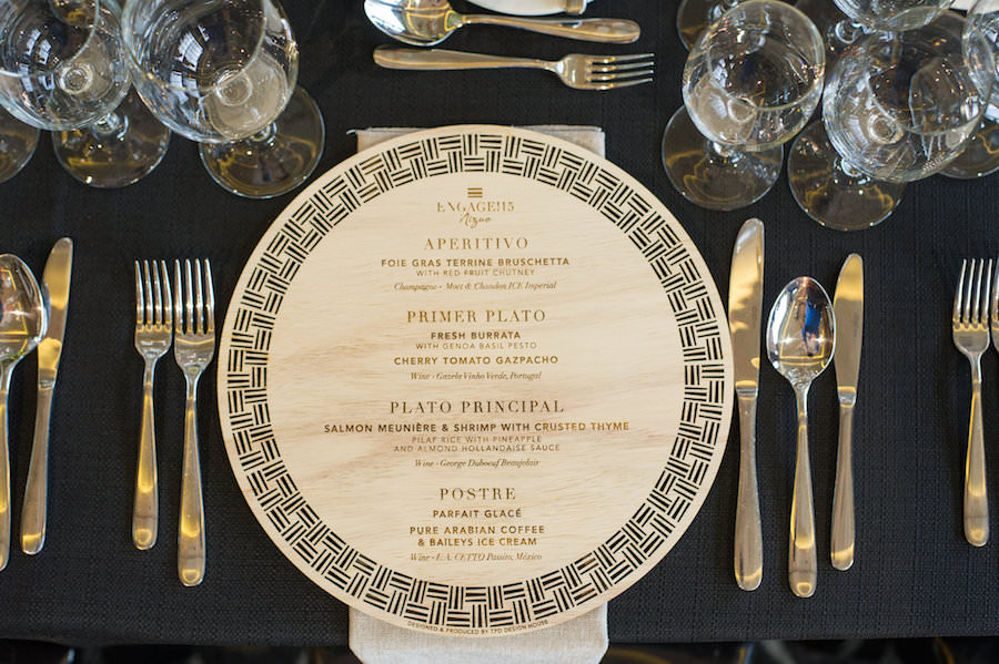 wooden-menu-chargers-wedding-ideas