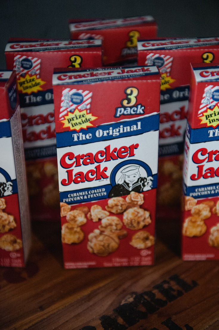 cracker-jack-wedding-favor-roots-of-life-photography
