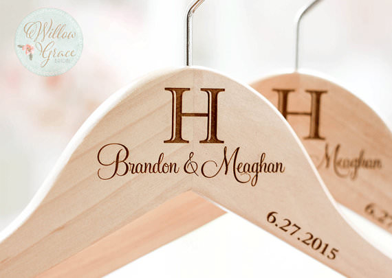 personalized-hanger-for-weddings