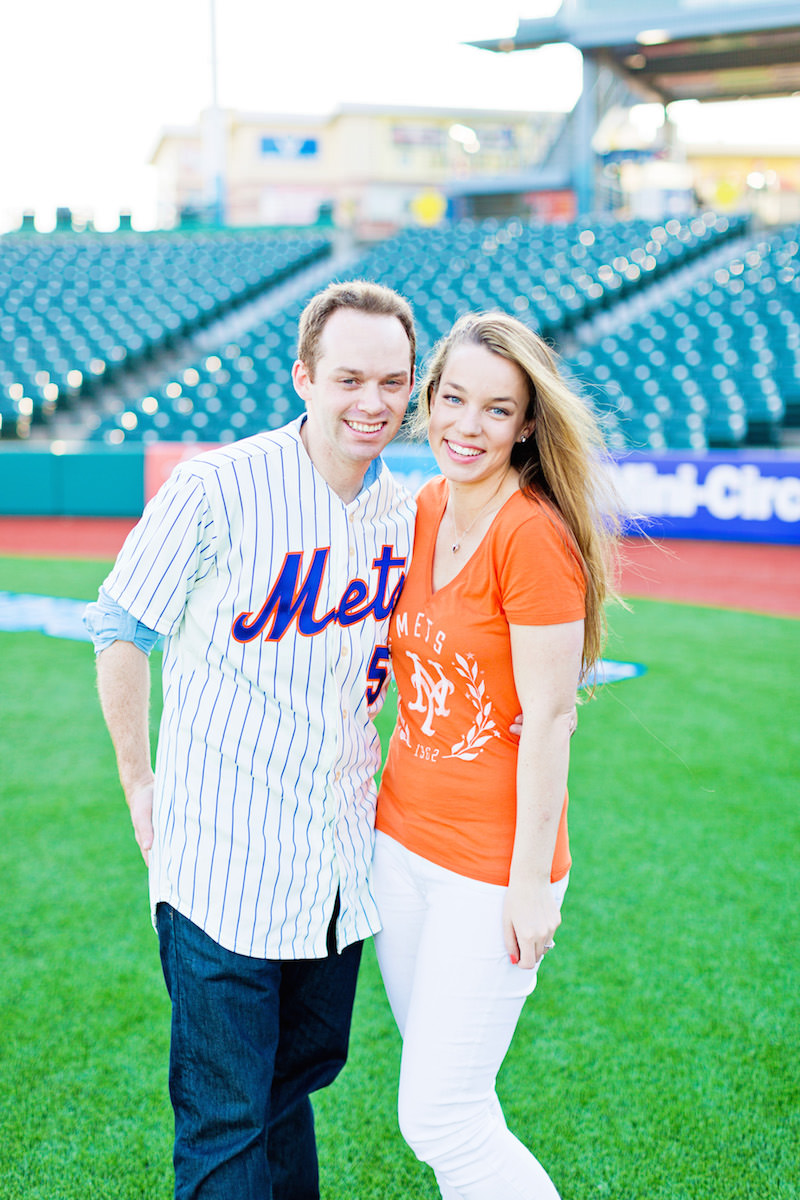 new-york-mets-fans-engagement-photos-cassi-claire-photography
