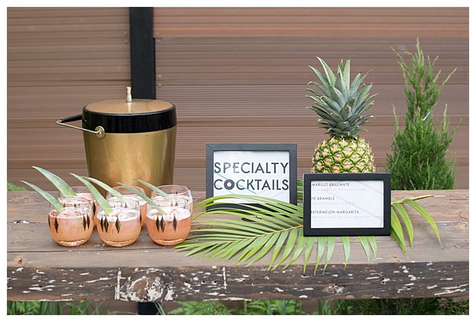 palm-springs-inspired-wedding-speicalty-cocktails-mikkel-paige-photography