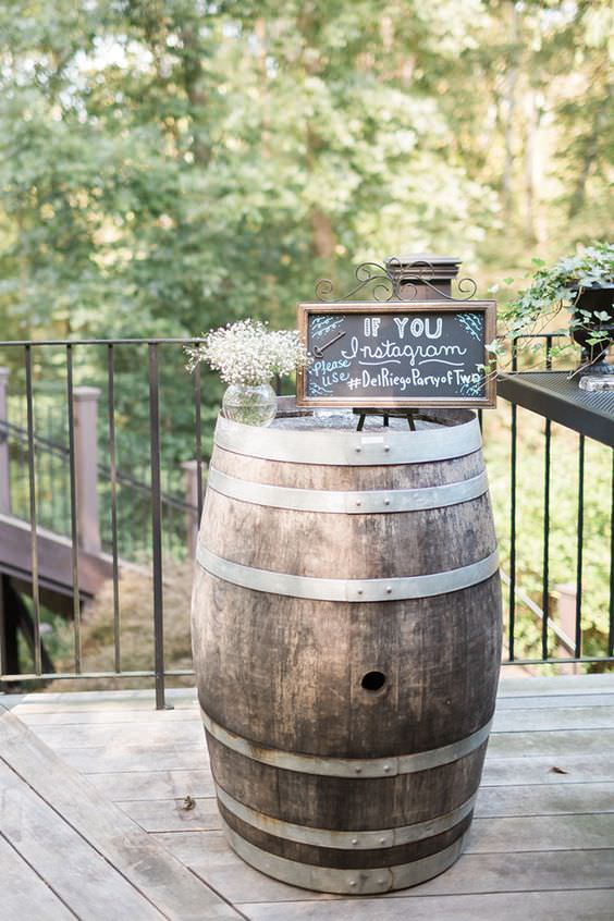 rustic-social-media-signage-wedding