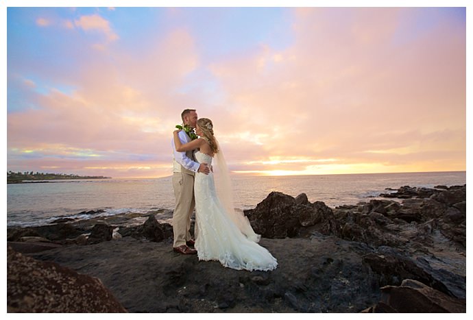 hawaiian-oceanside-blue-wedding-anna-kim-photography10