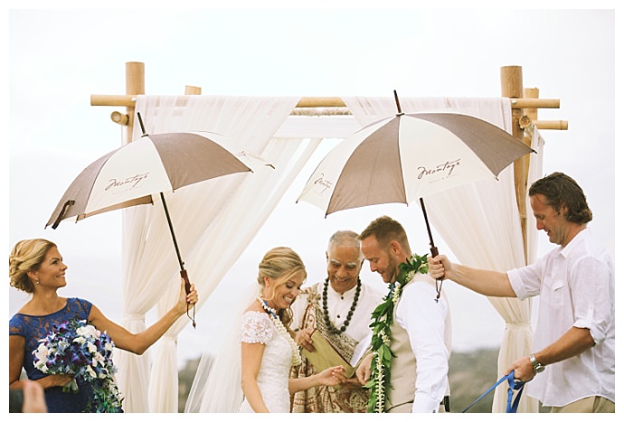 hawaiian-oceanside-blue-wedding-anna-kim-photography6