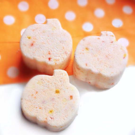 pumpkin-spice-bath-bombs