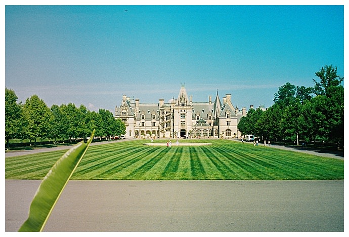 biltmore-estate-north-carolina-engagement-session-genellynne-photography