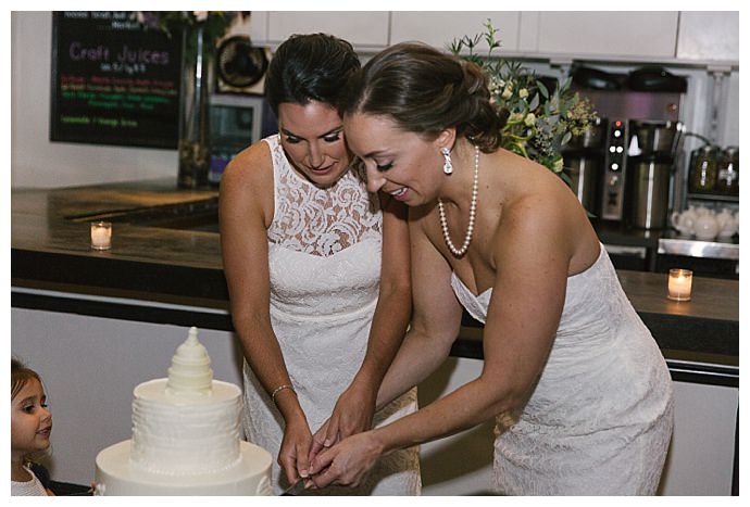 washington-dc-themed-wedding-cake-kerry-renee-photography