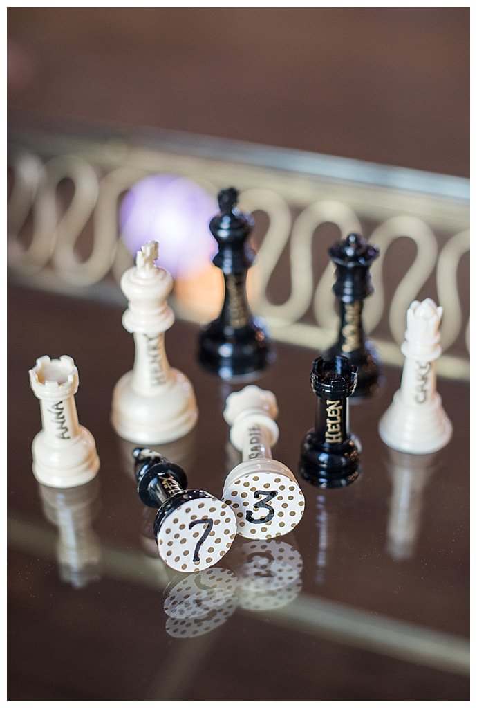 chess-piece-escort-cards