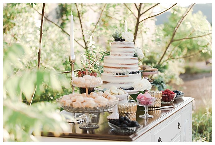 britani-edwards-photography-glamorous-vintage-cake-table