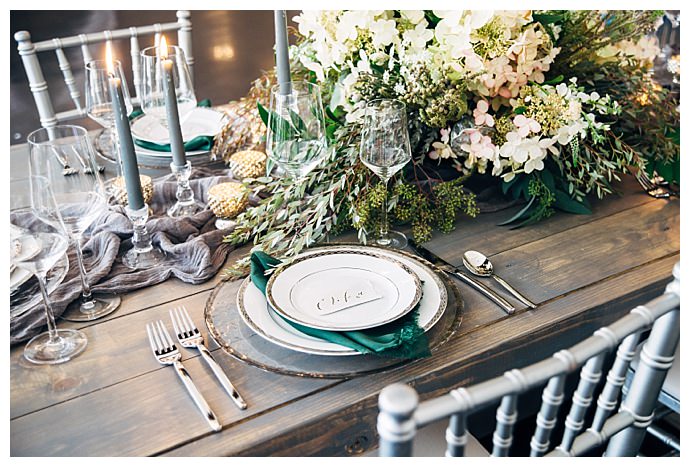 lush-green-and-gray-wedding-tablescape-alyssa-ryan-photography