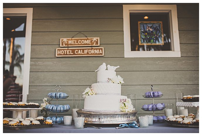 macaron-mini-bundt-cake-wedding-dessert-table-ryan-horban-photography