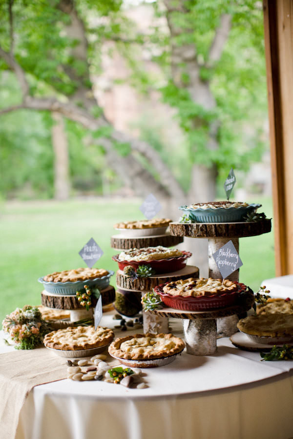 wedding-pie-table-pi-day-inspiration