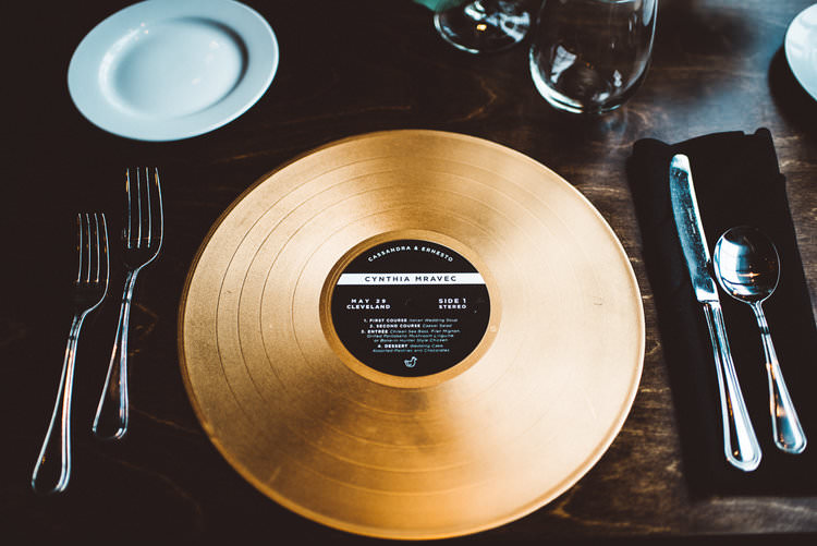 vinyl-record-charger-place-settings