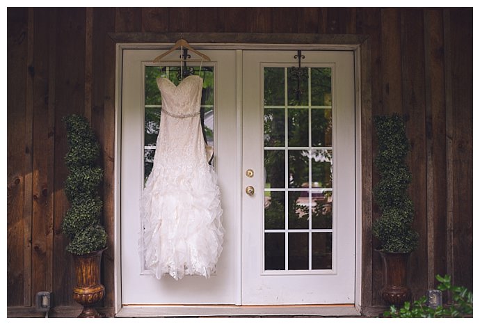 jacqie-q-photography-wedding-dress-shot