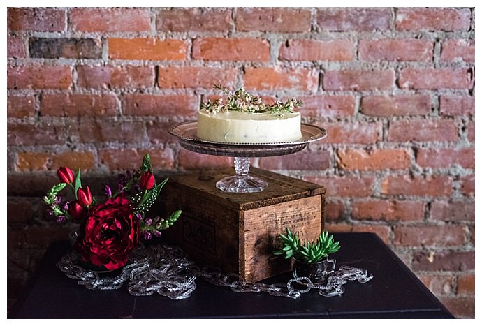 single-layer-wedding-cake-pjn-photography