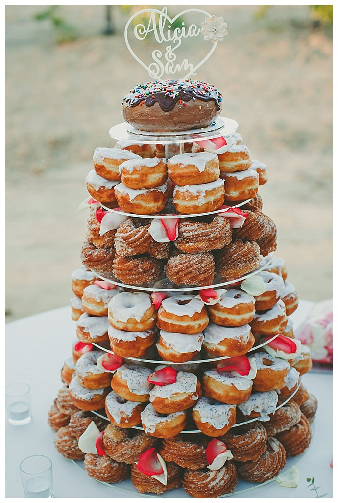 wedding-donut-display-ryan-horban-photography