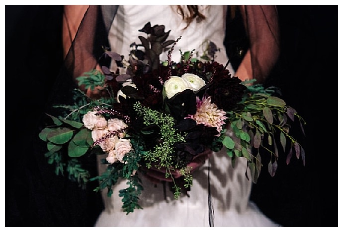 moody-wedding-bouquet-agha-photo