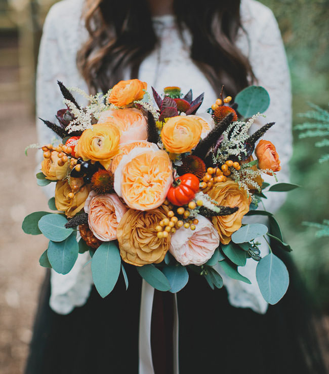 pumpkins-in-wedding-bouquet