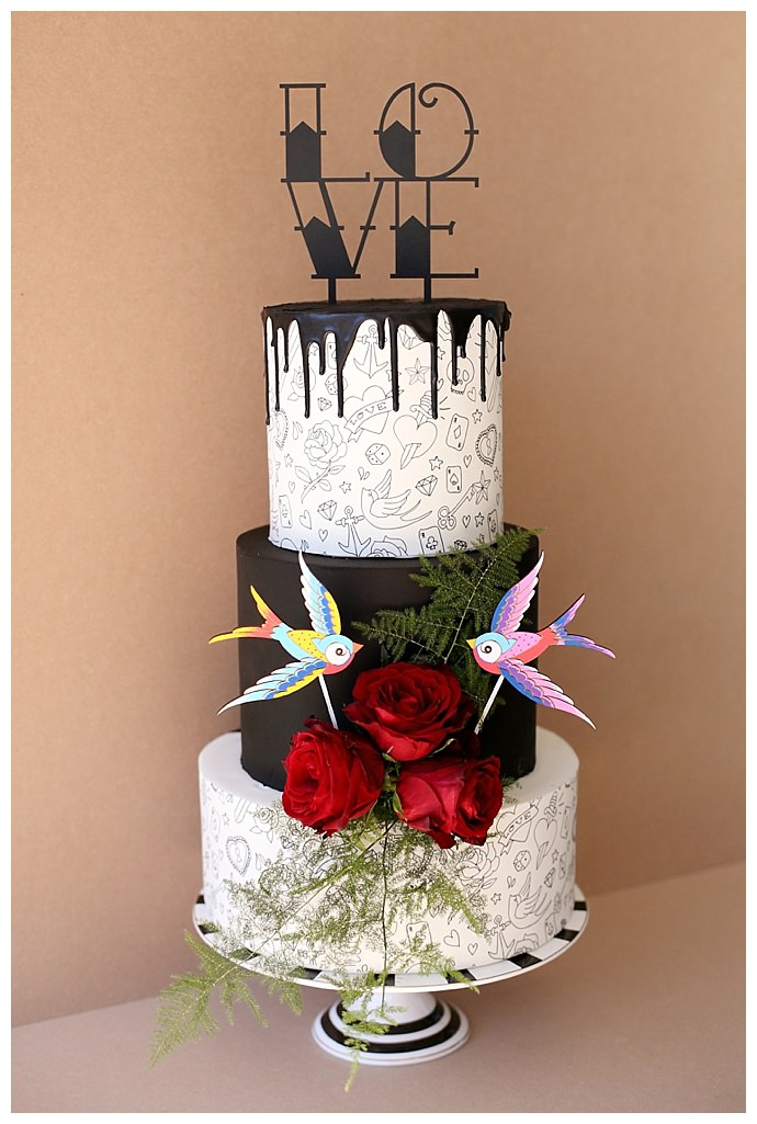 tattoo-inspired-wedding-cake-hello-love-photography-1