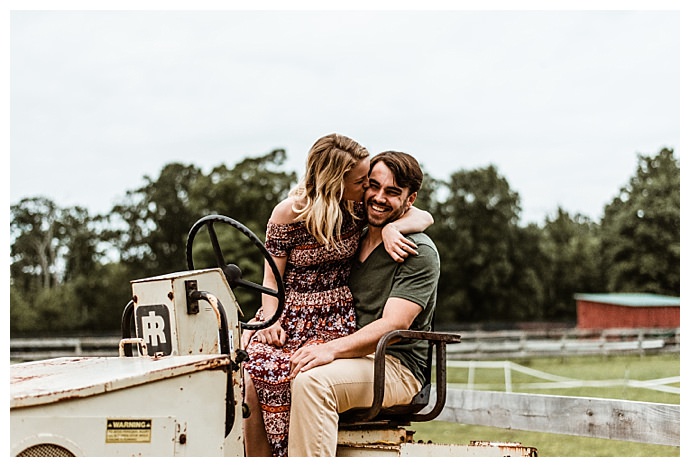 tractor-engagement-pictures-love-to-the-core-photography