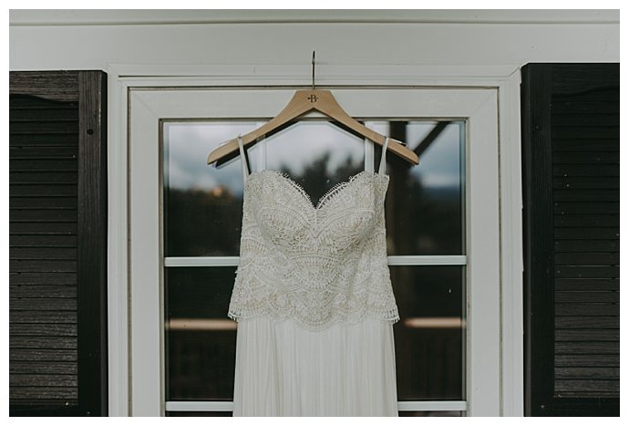 autumn-harrison-photography-lace-bodice-wedding-dress