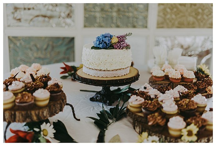 autumn-harrison-photography-wedding-dessert-display