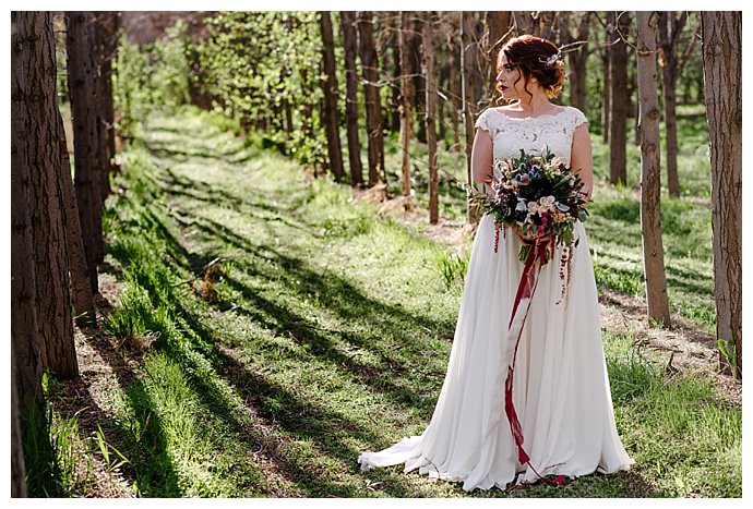 carnefix-photography-crimson-bouquet-ribbon