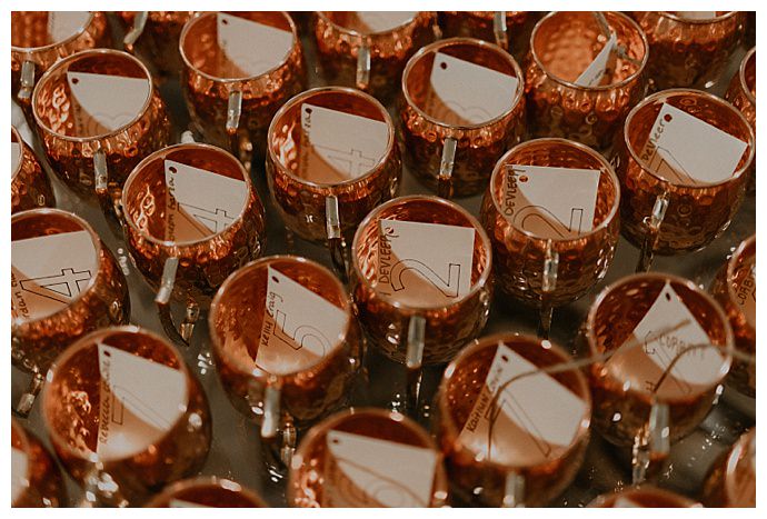 copper-moscow-mule-mugs-escort-card-display-autumn-harrison-photography