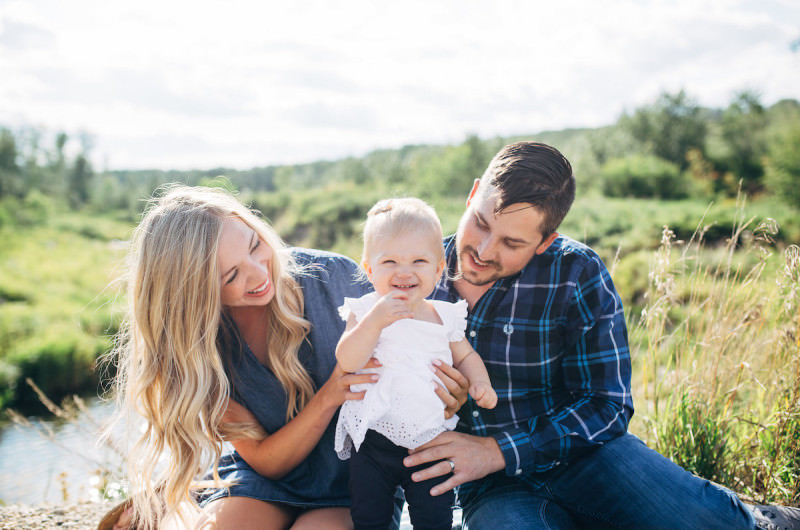 Image for Rebecca and Adam’s Sunny Family Session in Manitoba