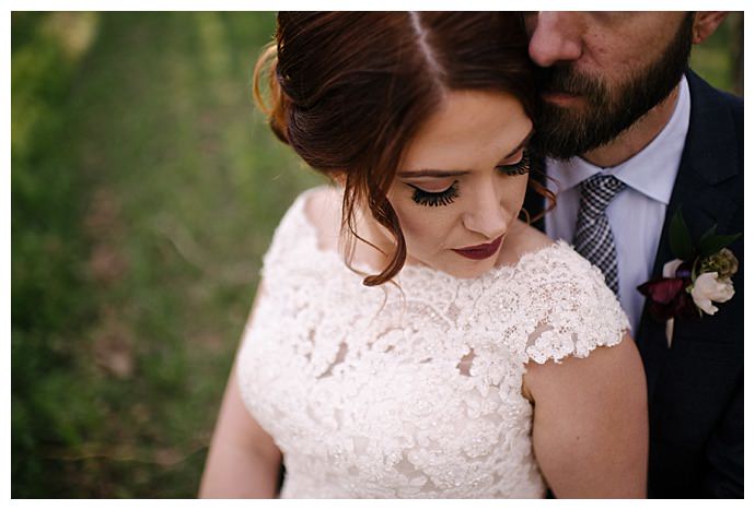 lace-cap-sleeve-wedding-dress-carnefix-photography