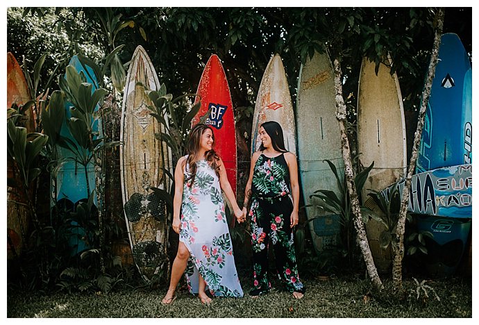 mle-pictures-maui-surfboard-fence-engagement-shoot