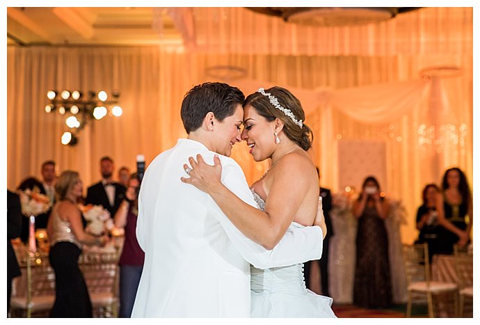 true-photography-two-brides-first-dance-