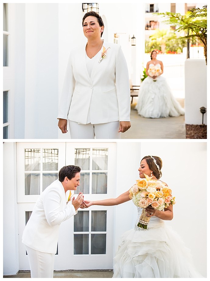 two-brides-first-look-true-photography