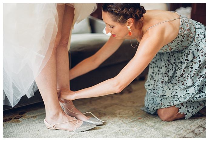 charming-in-love-photography-pointed-toe-wedding-flats