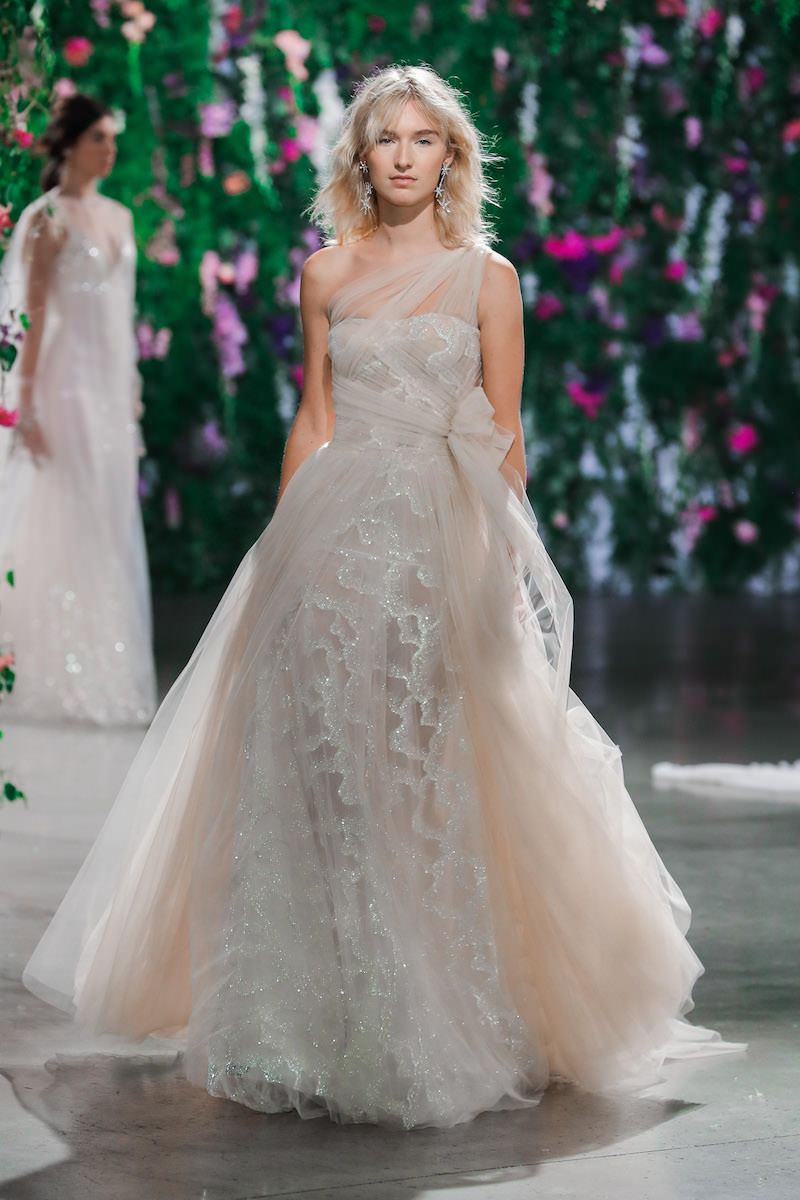 5 Wedding Dress Trends From Fall 2018 Bridal Fashion Week