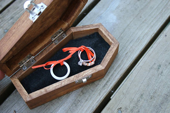 halloween-wedding-coffin-ring-box