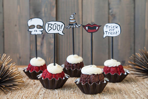 halloween-wedding-cupcake-toppers