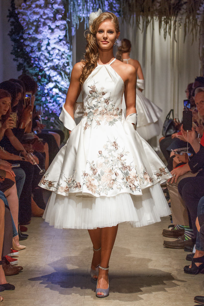 5 Wedding Dress Trends from Fall 2018 Bridal Fashion Week - Love Inc ...