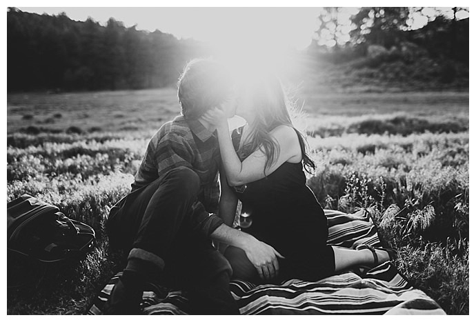 mountain-picnic-engagement-lets-frolic-together-photography