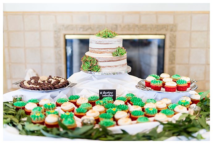 alex-bruce-photography-succulent-inspired-dessert-display