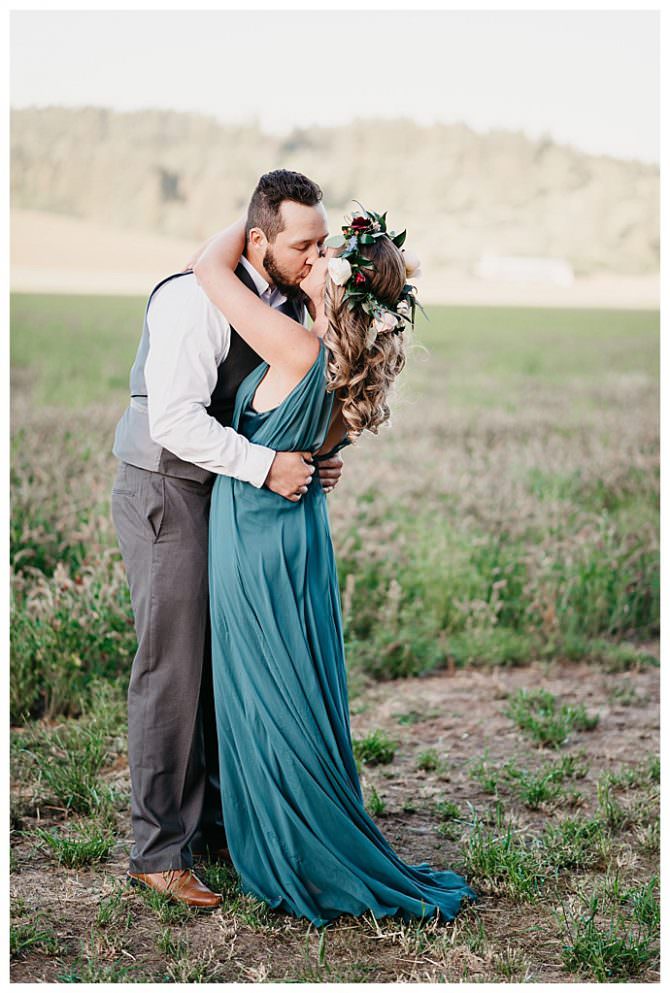 boho engagement photo outfits