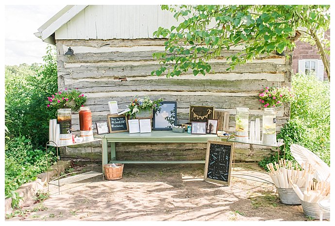 marlayna-photography-rustic-gift-table